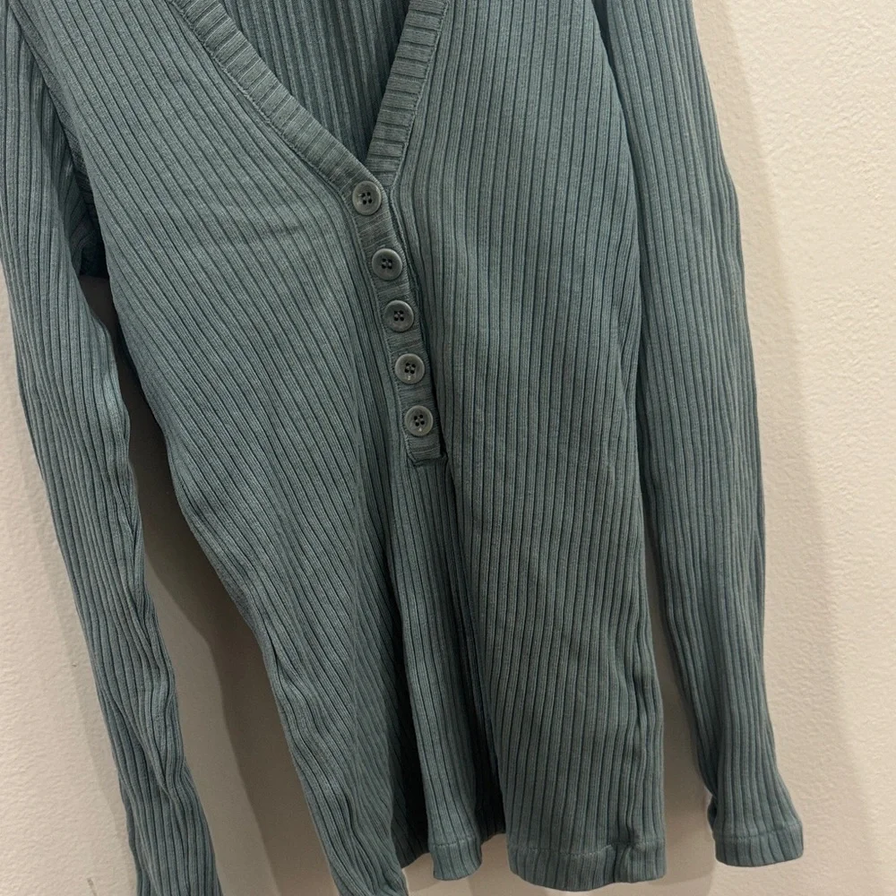 Citizens Of Humanity Ribbed V-Neck Button Cardigan in Dusty Teal - Picture 3 of 16